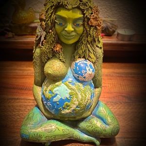 Gia Mother Earth Statue